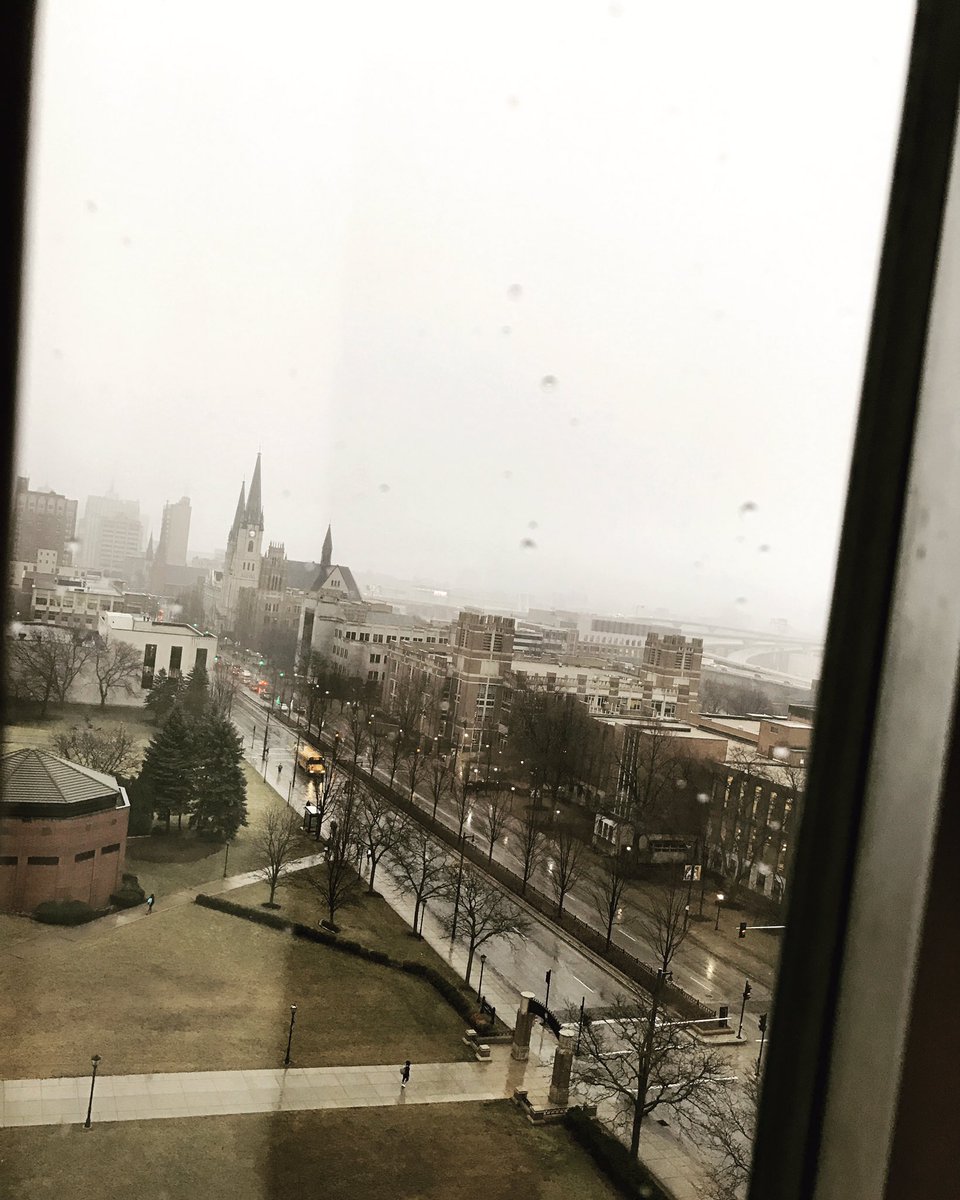 MUMcCormickHall's tweet photo. Rainy day views from the 10th floor 🌧 #mccormickhome #youaremarquette https://t.co/VlEiIcdrGN