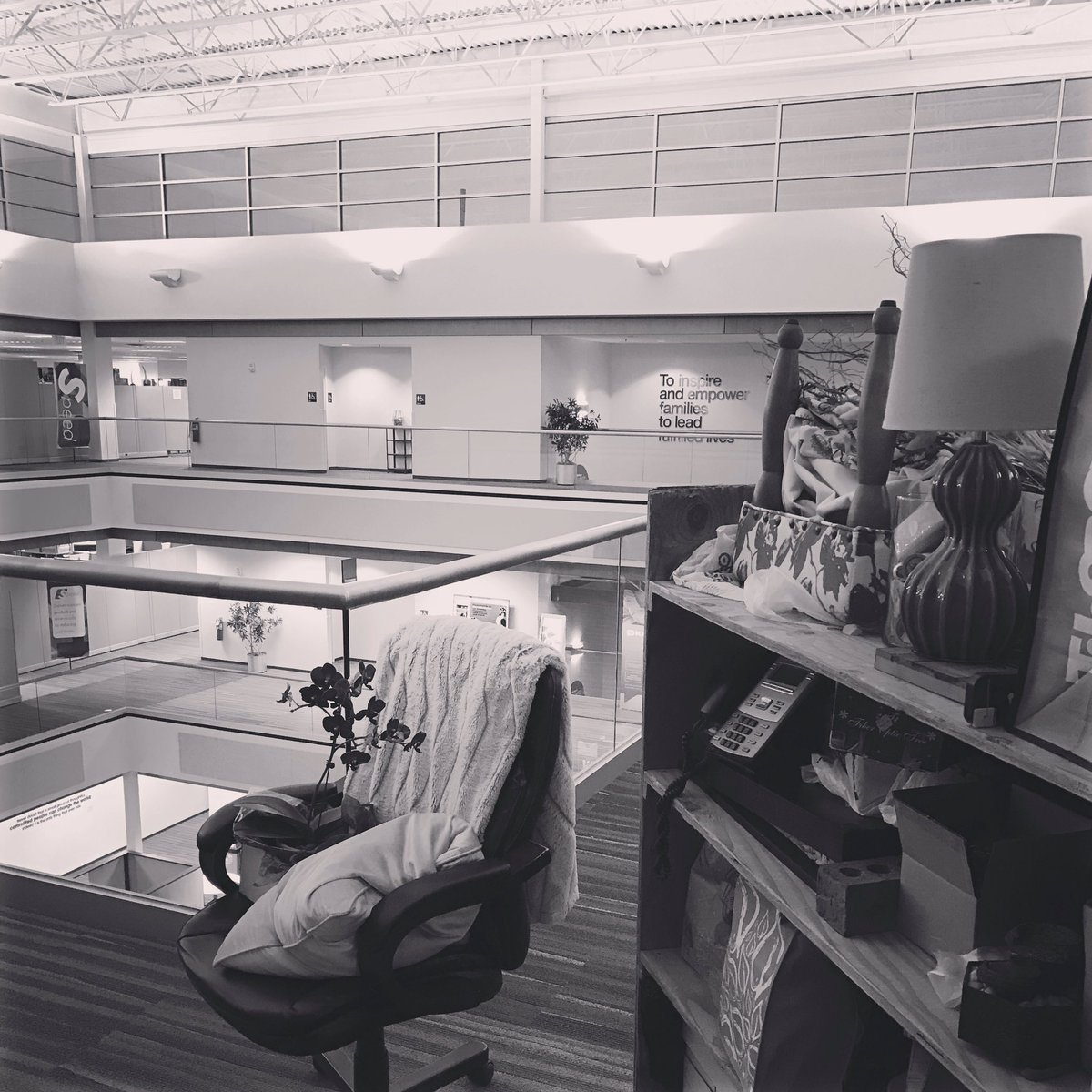 RebGalko's tweet photo. #latertweet from Moving Day Monday....new year, new work space! #lifeatkohls #talentcenter https://t.co/r81X0wl7Ub