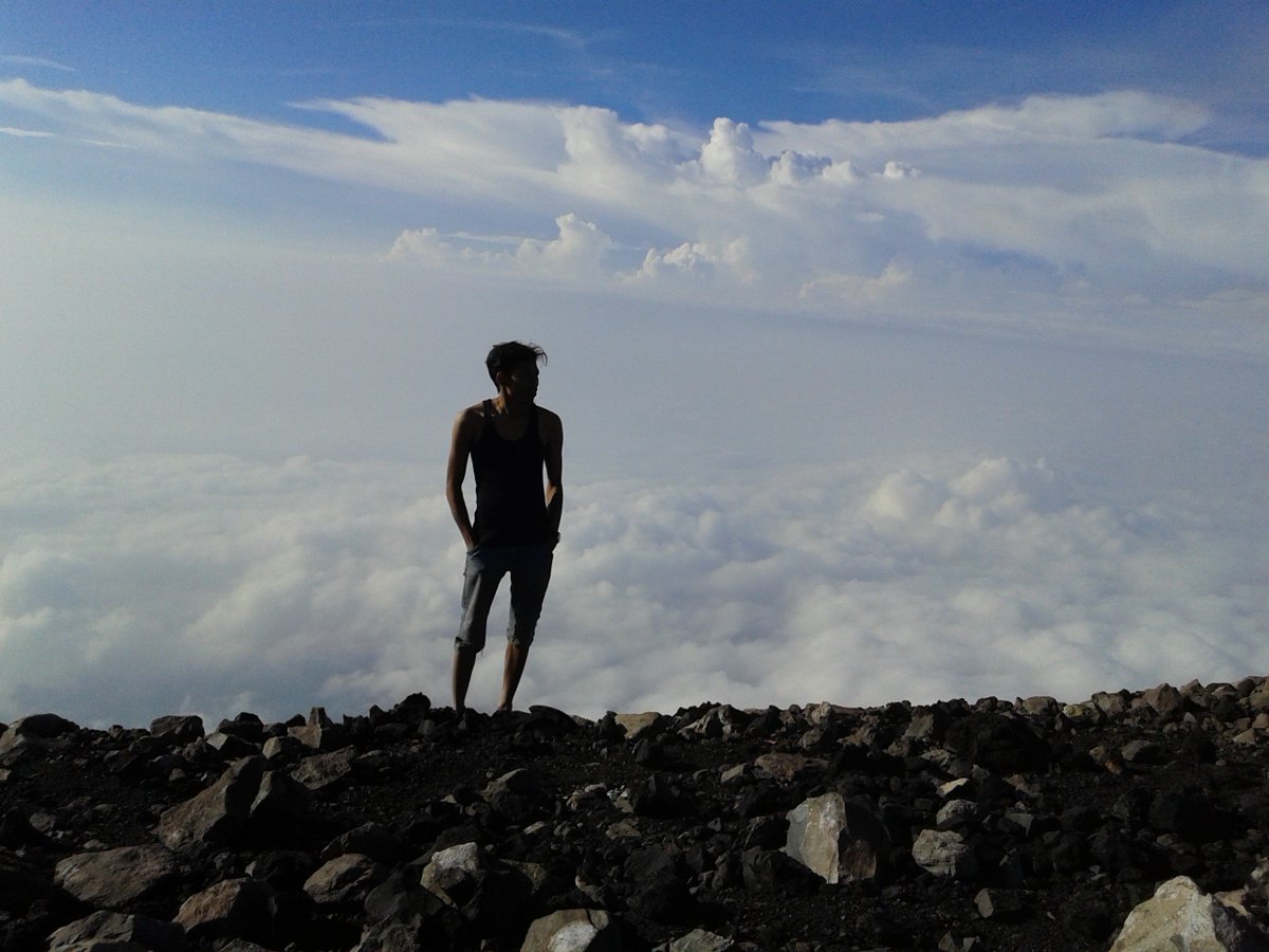 RezVector7's tweet photo. Entah siapa dan dimana #tweeterOn https://t.co/JVbqJ2OrzY