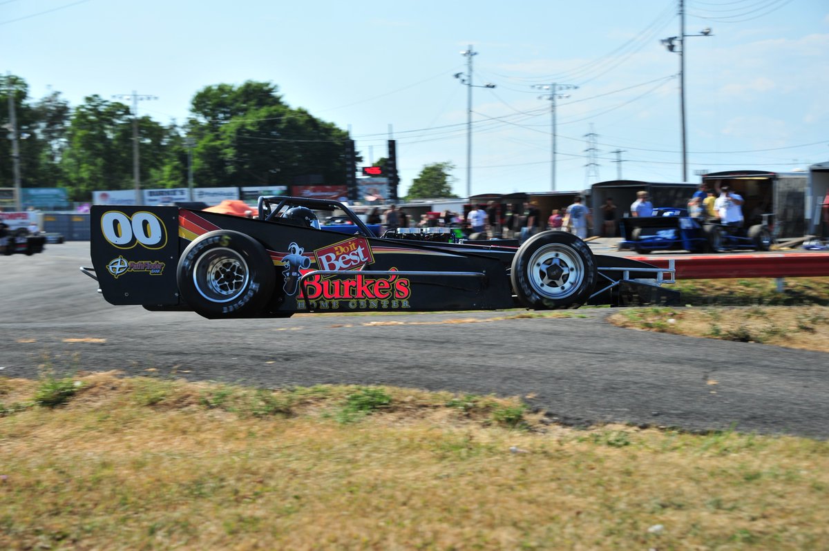OswegoSpeedway's tweet photo. 2017 @Novelis Supermodified Registrant: Joe Gosek will be back for his 38th year of Super action in '17, driving the No. 00! https://t.co/J4ddCh4PGm
