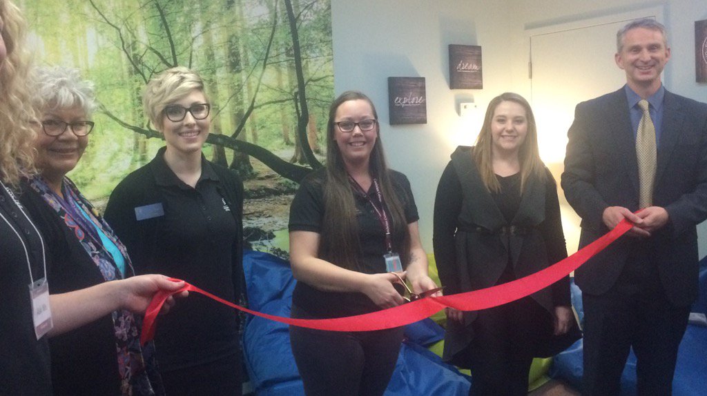 GloriaStaskus's tweet photo. #innovative use of space opens on #BellLetsTalk day @cambriancollege - new ZenDen promotes #wellness #conversation https://t.co/rfzDpXKg1I