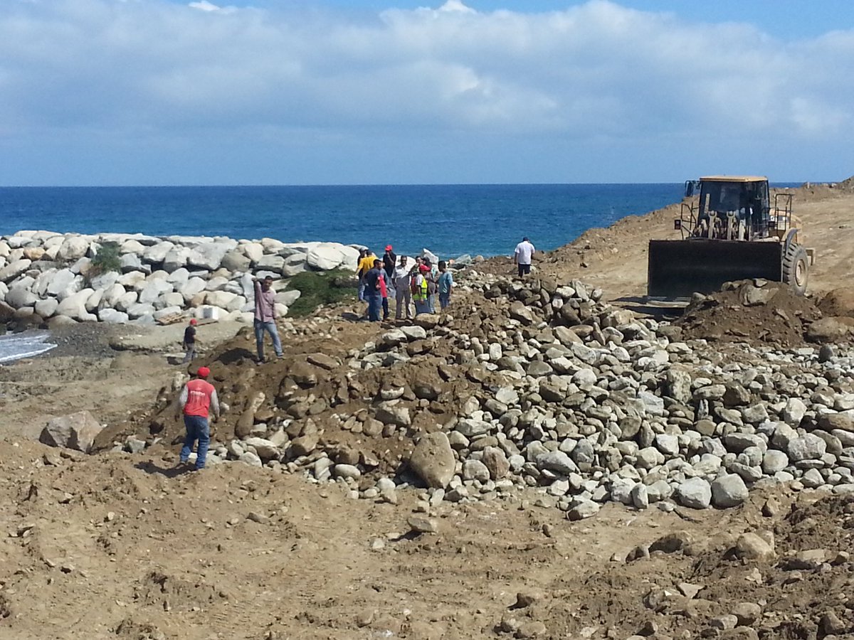 mintransporteve's tweet photo. #UnTotal de  800 toneladas de asfalto serán empleadas en la recuperación del #PuenteGuanape en el estado Vargas https://t.co/SV5mgyTPh2