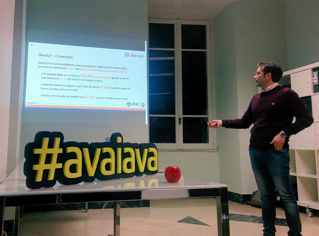 StartupMessina's tweet photo. Primo pitch della #fdime di gennaio è Paolo di @IeengSolution che presenta #Skedul: soluzione per consulenti del lavoro e commercialisti! https://t.co/fQ1MHIofdn