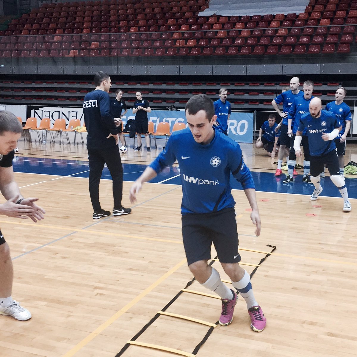 futsal_ee's tweet photo. Greetings from Jelgava #FutsalEURO!
@kajbumba @OfficialArmFF @DFB_Team_EN
#FutsalEST #UEFAFutsal #Flame #Futsal https://t.co/CNOjcOf4Pe