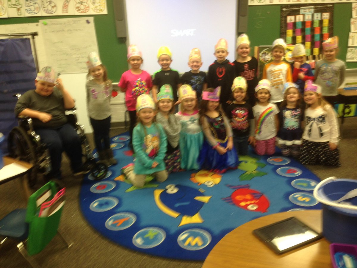 MrsRothKG's tweet photo. 100 day hat!#WeAreMG #rothk https://t.co/ZhPKrfJHvu