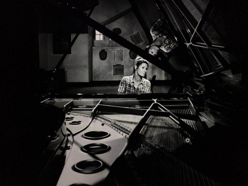 #helenjanelong gig at Piccadilly.Fantastic show. What a talent she is😎@helenjanelong@beauki3