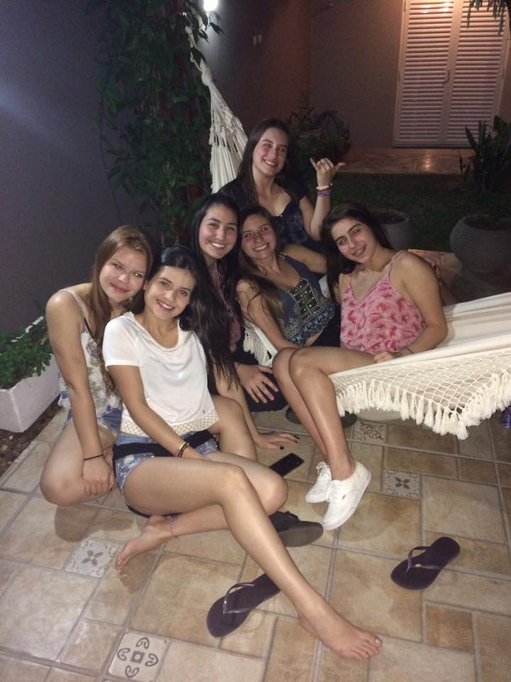nousernaeeeeee's tweet photo. MIGA SUAS LOKA AMO MUITOOO   
@Laawperez @amandacarlos_ @amanda_denis @isabelle_thome 
MUITO BOM ESTAR NA MODINHA CM VCS https://t.co/ui0SpsRdoi
