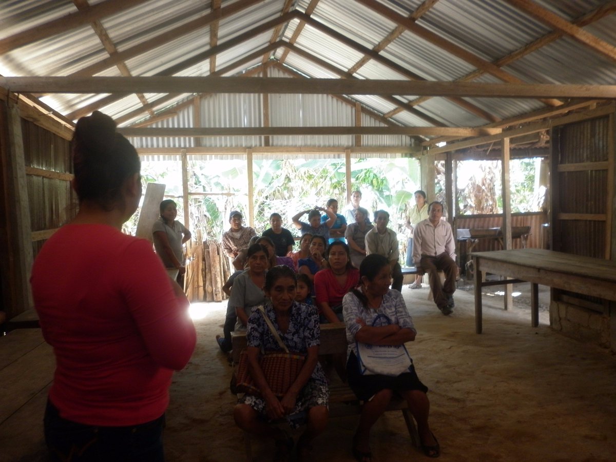 IcafseS's tweet photo. Taller de Equidad de Genero en la localidad de Cerro Cantor en el mpio. San Agustín Loxicha. https://t.co/nF2m5k3PQl