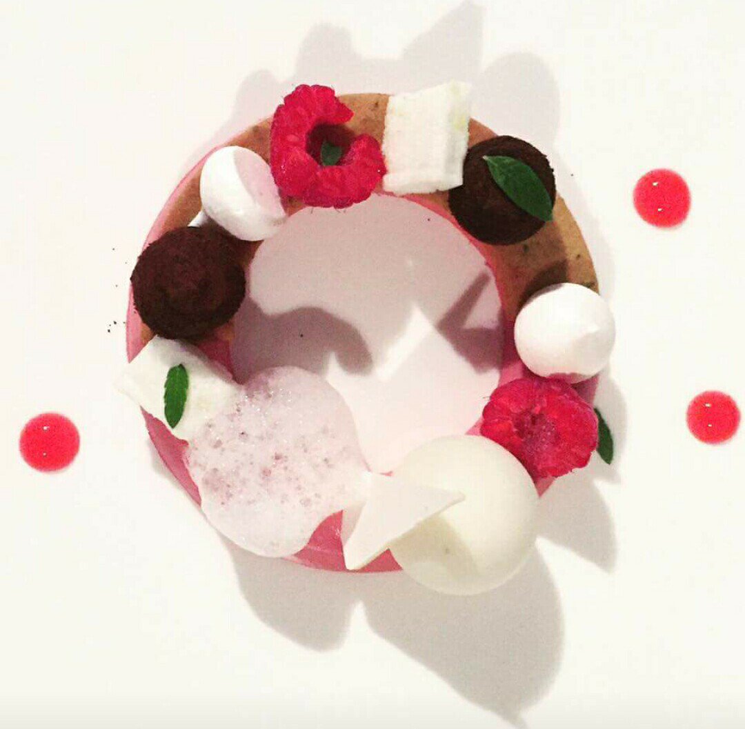 La Bontà formato dessert secondo lo chef <a href="/diegocrosara/">diegocrosara</a> al #Care_s 💓 <a href="/EthicalChefDays/">CARE's</a> #Domori