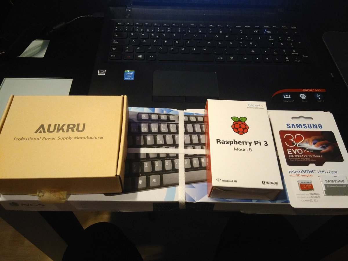 david_arevalo16's tweet image. Manos a la obra! #RaspberryPi3B #Retropie #Kodi