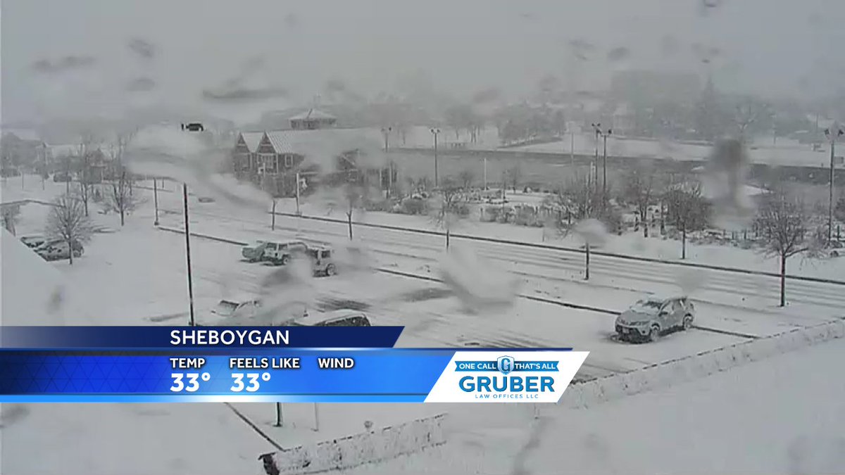 Mark_Baden's tweet photo. What a difference depending on where you live. It's a winter wonderland in our northern counties. #FunForecast https://t.co/PVOkKZeEnJ