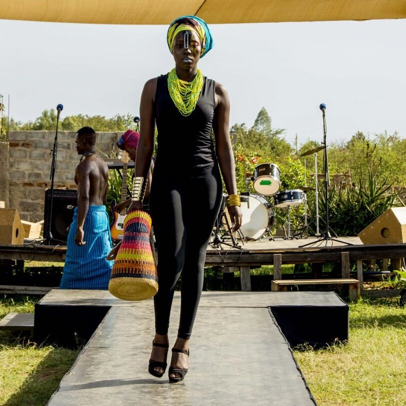 brnproductionke's tweet photo. Runway Against Cancer 2016.
Dunga Hill Camp
Jewellery by Coco Banana.
Model- Beryl Betty
#RunwayAgainstCancer #brnproduction #dungahillcamp https://t.co/9HvMkqrEDq