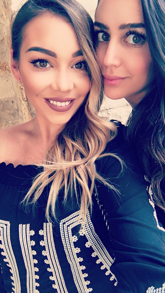 akyy92's tweet photo. Happy birthday to my beautiful sister! Heres to many many more 🥂💛👑 @marizzi https://t.co/x0Jfd2XjFw
