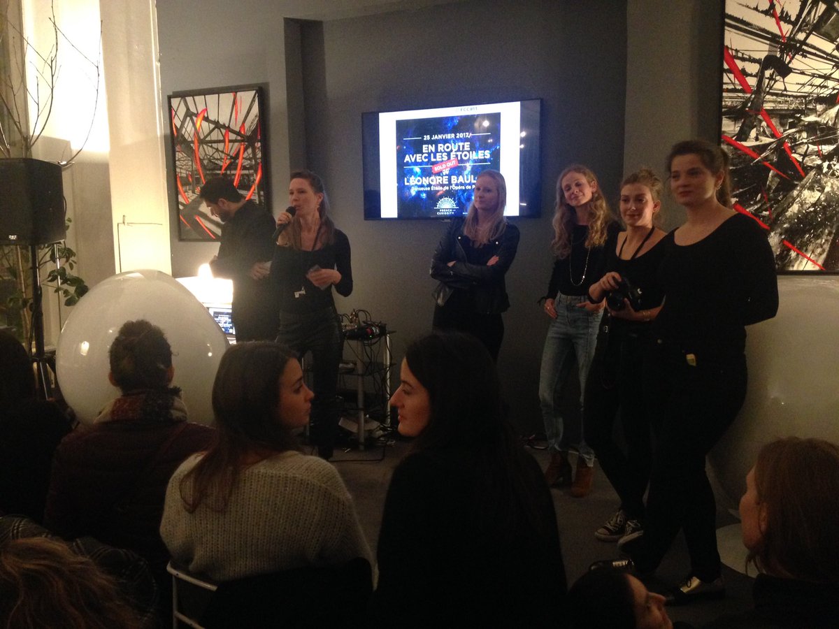 _curiosityclub_'s tweet photo. [Live] Le @FccCuriosity remercie  La Compagnie pour son accueil ce soir !! #enrouteaveclesetoiles https://t.co/80tcEEPL5t