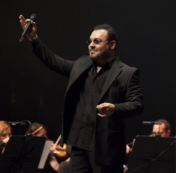 <a href="/yasar_gunacgun/">Yaşar Günaçgün</a> Tarık Sezer 40. Yıl Gecesinden bir kare... <a href="/YASAR_Fan_Page/">𝐘𝐀𝐒̧𝐀𝐑 𝐅𝐀𝐍 𝐏𝐀𝐆𝐄</a>