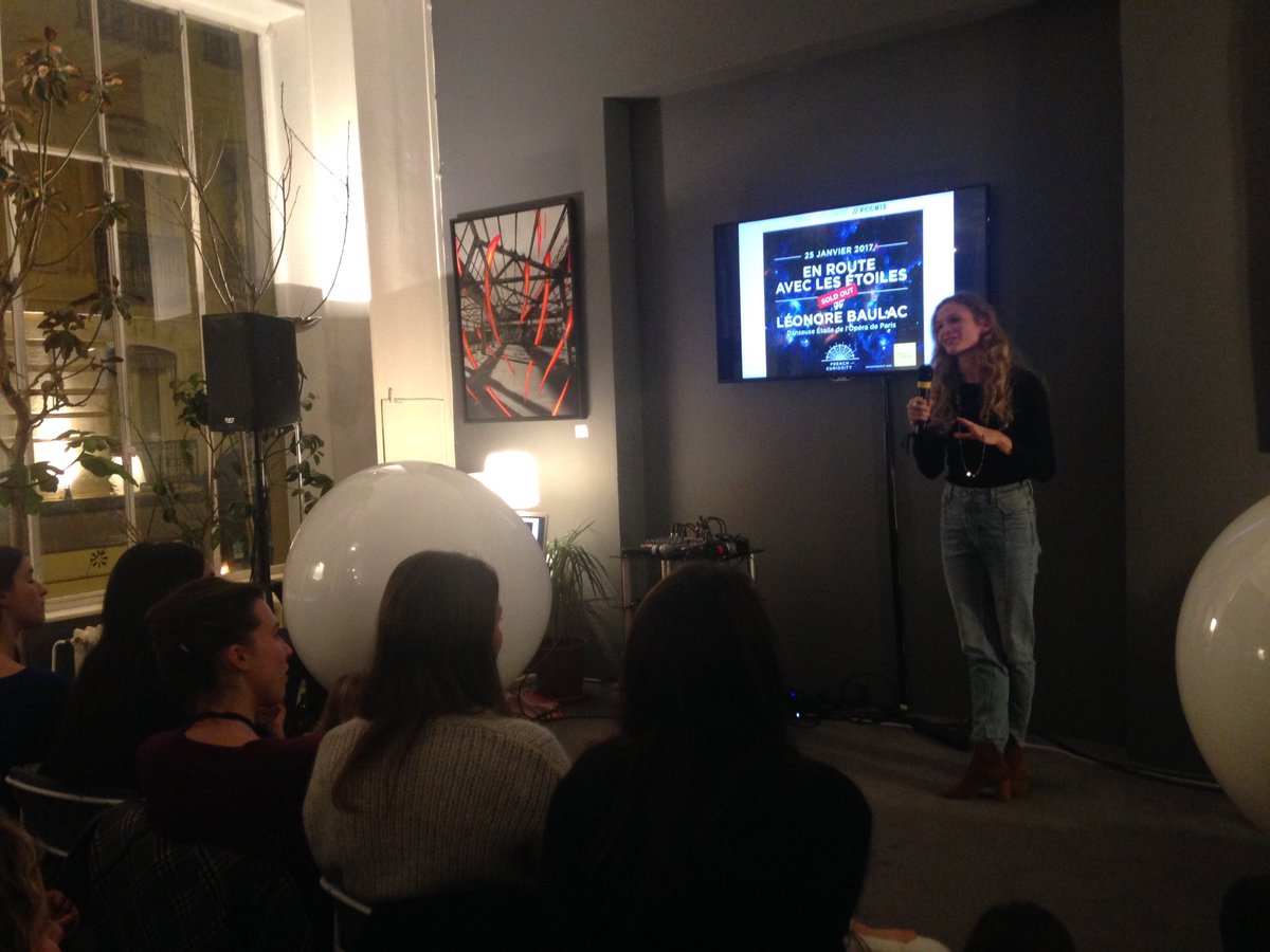 _curiosityclub_'s tweet photo. [Live] "Je n'ai pas vraiment eu un parcours classique" @LeonoreBaulac pour le @FccCuriosity #enrouteverslesetoiles https://t.co/CQ57gA1jXv