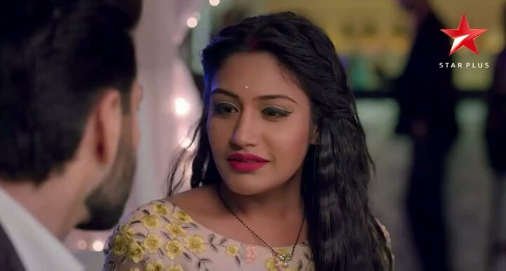 spreadingblings's tweet photo. Awww... #Shivika my cuties 😘😘😍😍💜💜 #Ishqbaaaz #DilBoleOberoi  @NakuulMehta @SurbhiChandna https://t.co/iYsxxl8l0z