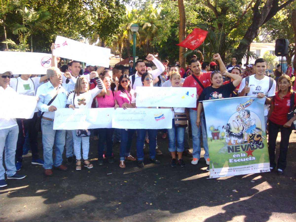 La militancia guariqueña con alegría se encuentra activa en el punto de la Redoma de San Juan de los Morros
#GuáricoTierraDePaz