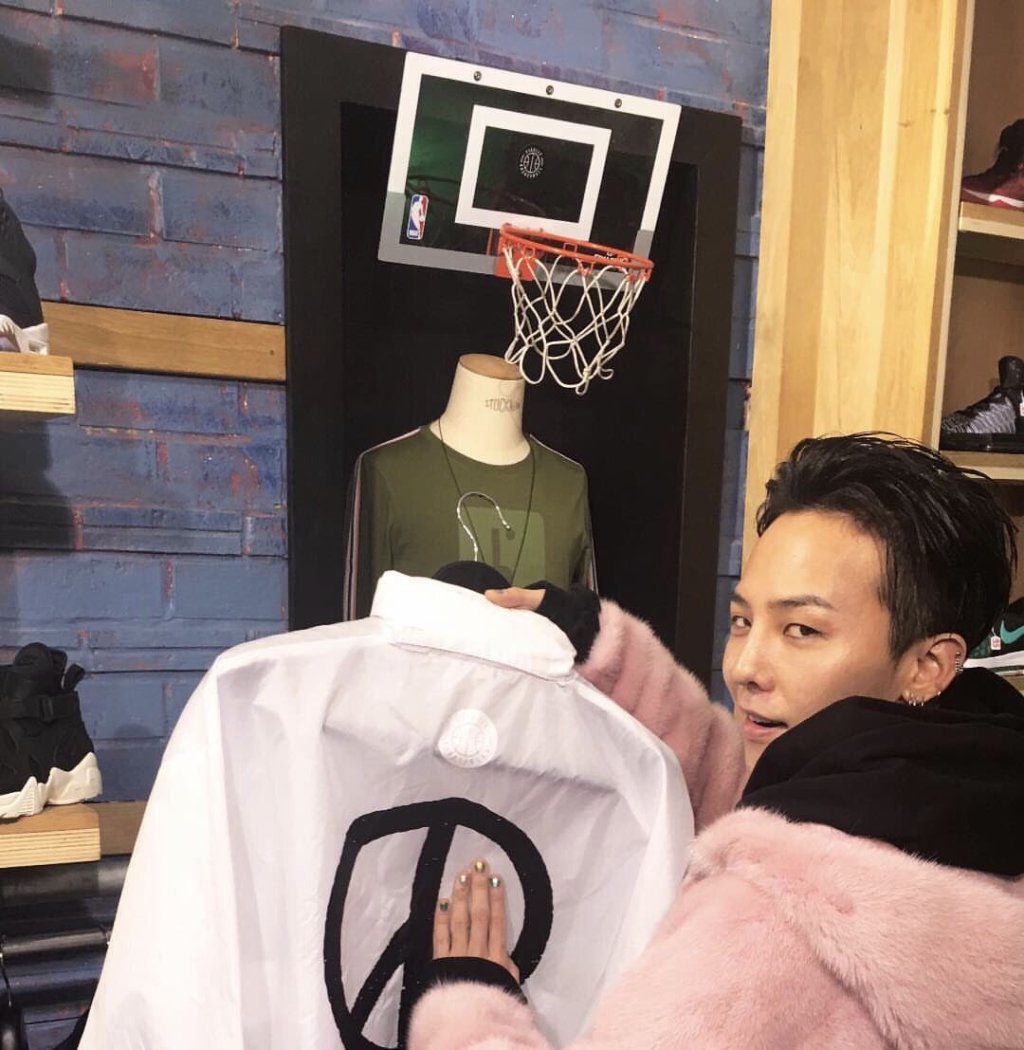 UnitedFrenchVIP tweet picture