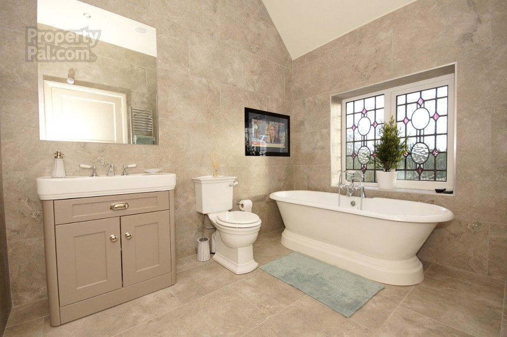 IpEstates's tweet photo. Yes! There really is a TV in both bathrooms! #dreamhome #belfasthour #ardsnthdownhour #Dublinhour #livinginBangor https://t.co/C8zV58N0zA https://t.co/hlTutT0JCc