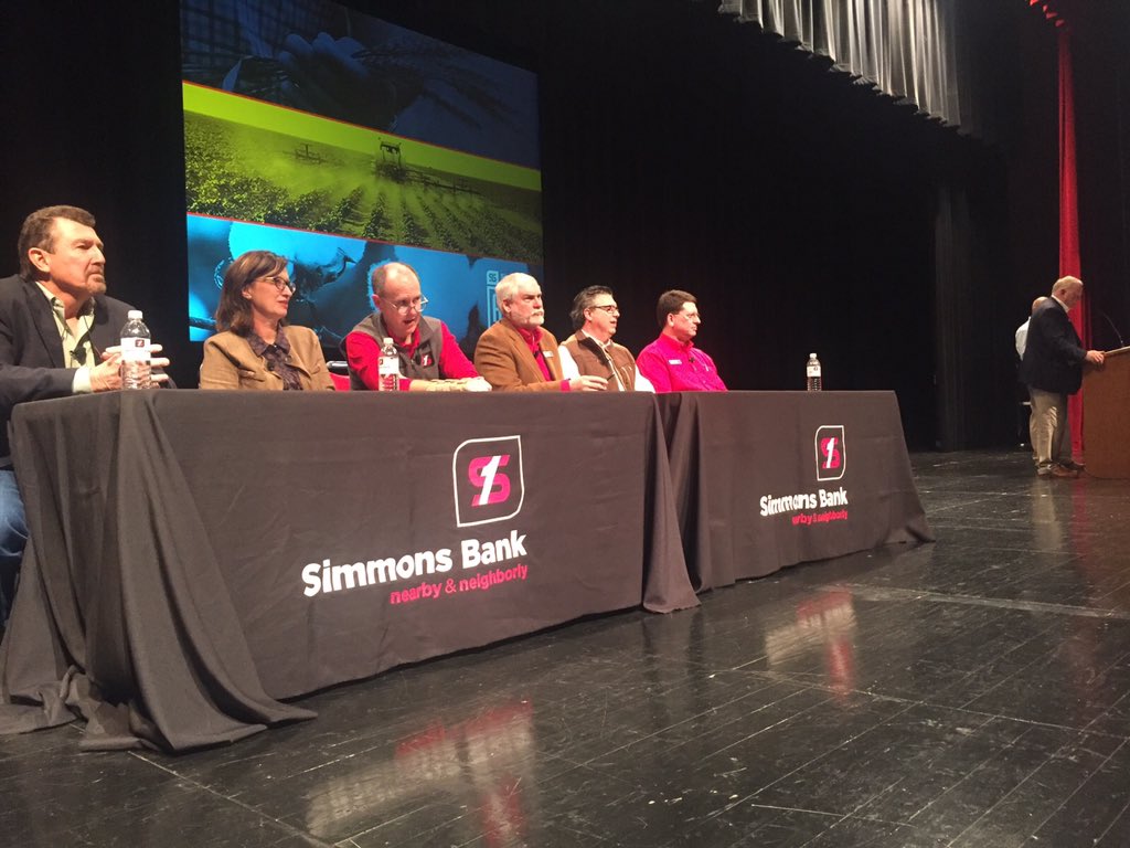 Our financial panel is taking questions on best practices for farm financial management #SimmonsAgriSummit