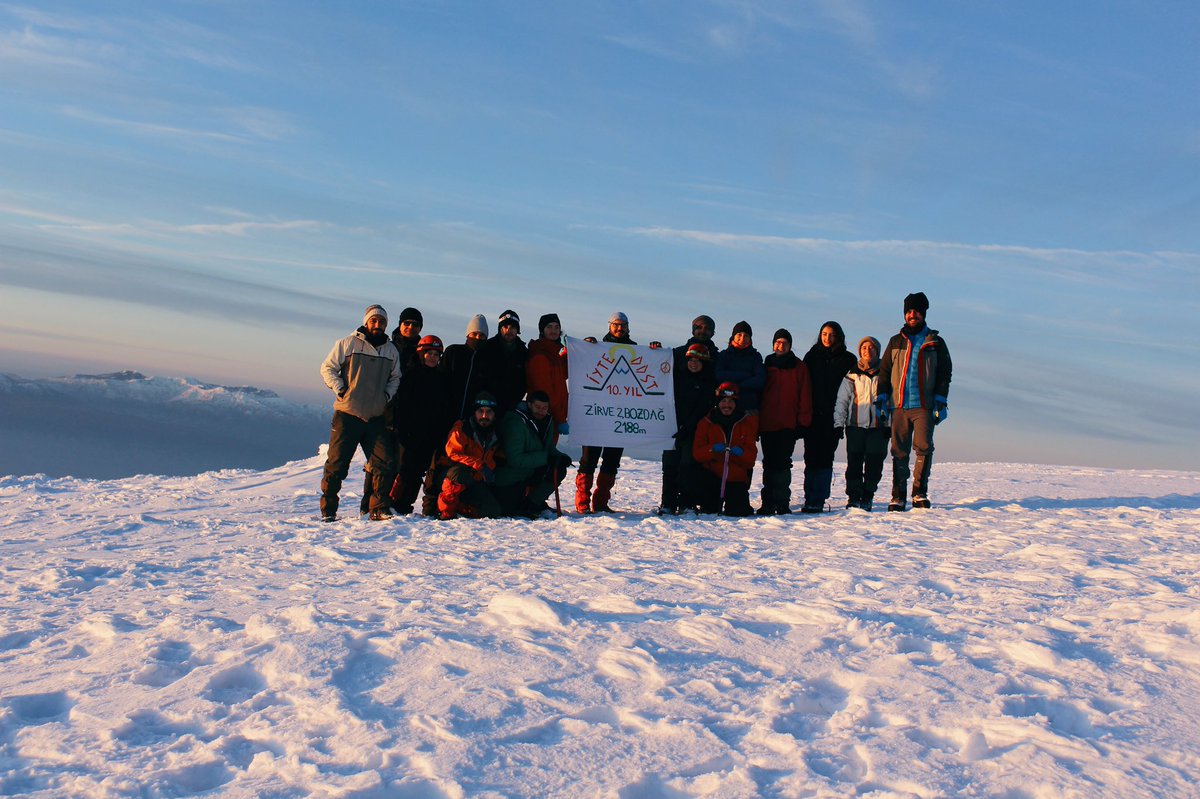 IYTE DDST 10. yilda 10 zirve etkinligindeki 2. zirve olan bozdag(2188 m.) zirvesini gectigimiz pazartesi tamamladi.