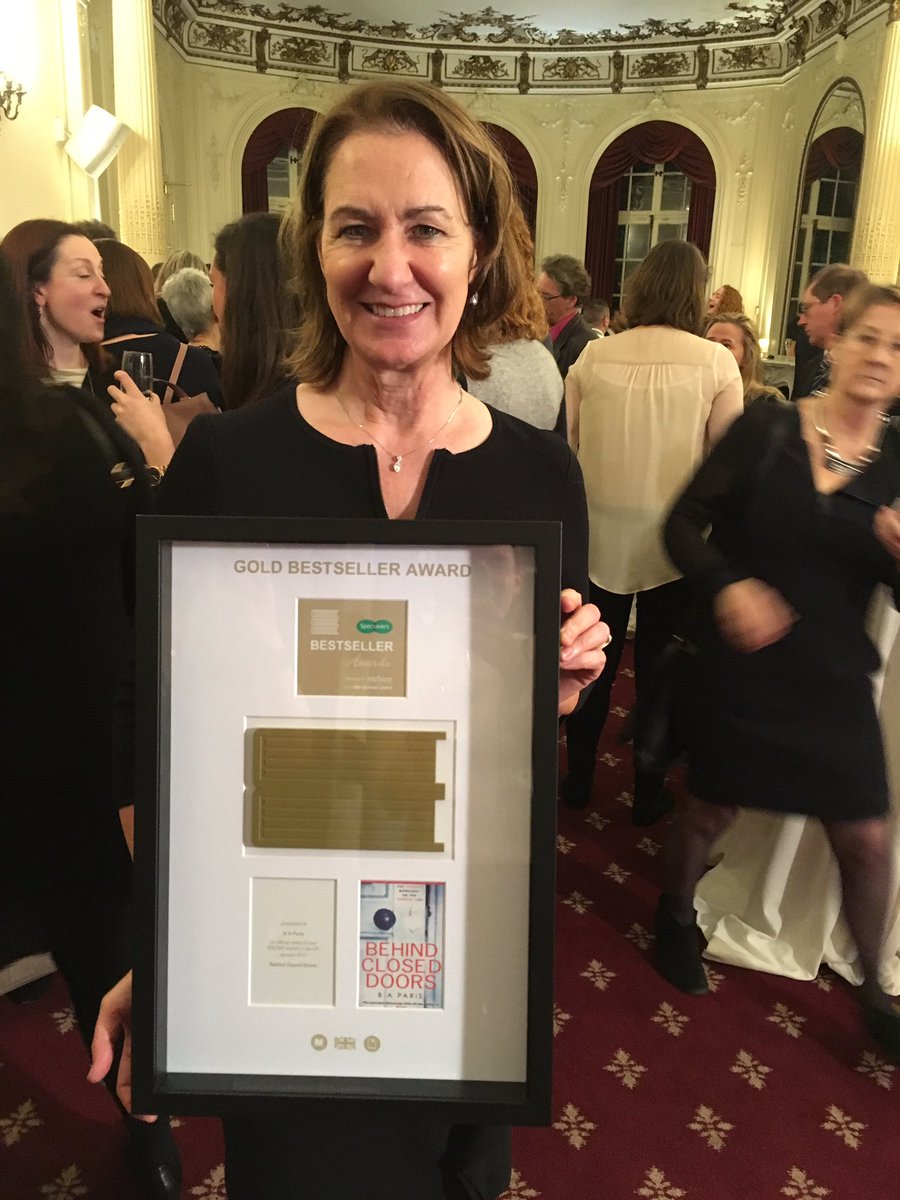 SallyWeditor's tweet photo. So amazing for @BAParisAuthor - and what a lovely award, @Specsavers! @HQstories https://t.co/hyPkYGXHiw