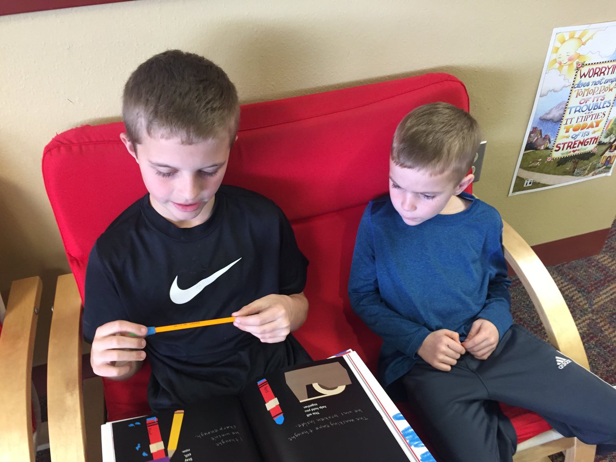gilmerelem's tweet photo. Ms. Rambo’s 4th grade class reading to Mrs. Dean’s 1st grade class in the library this afternoon! 🤗📚  #studentsteachingstudents https://t.co/6is1bYVhV2