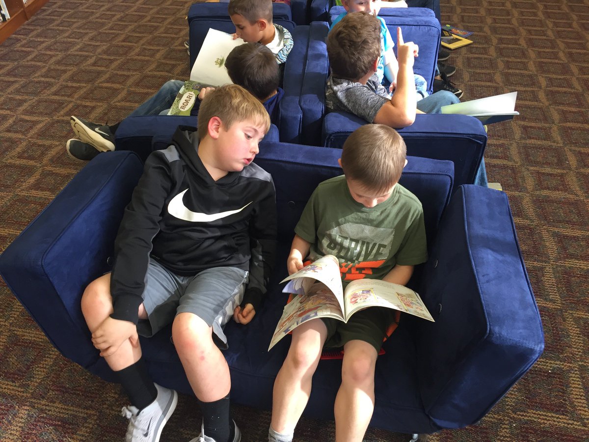 gilmerelem's tweet photo. Ms. Rambo’s 4th grade class reading to Mrs. Dean’s 1st grade class in the library this afternoon! 🤗📚  #studentsteachingstudents https://t.co/6is1bYVhV2