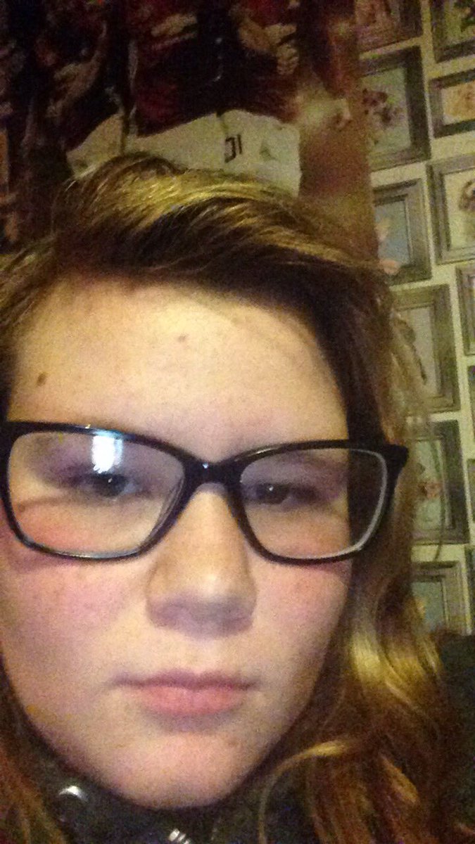 chloe2085's tweet photo. New glasses https://t.co/m6Uo1czoPO
