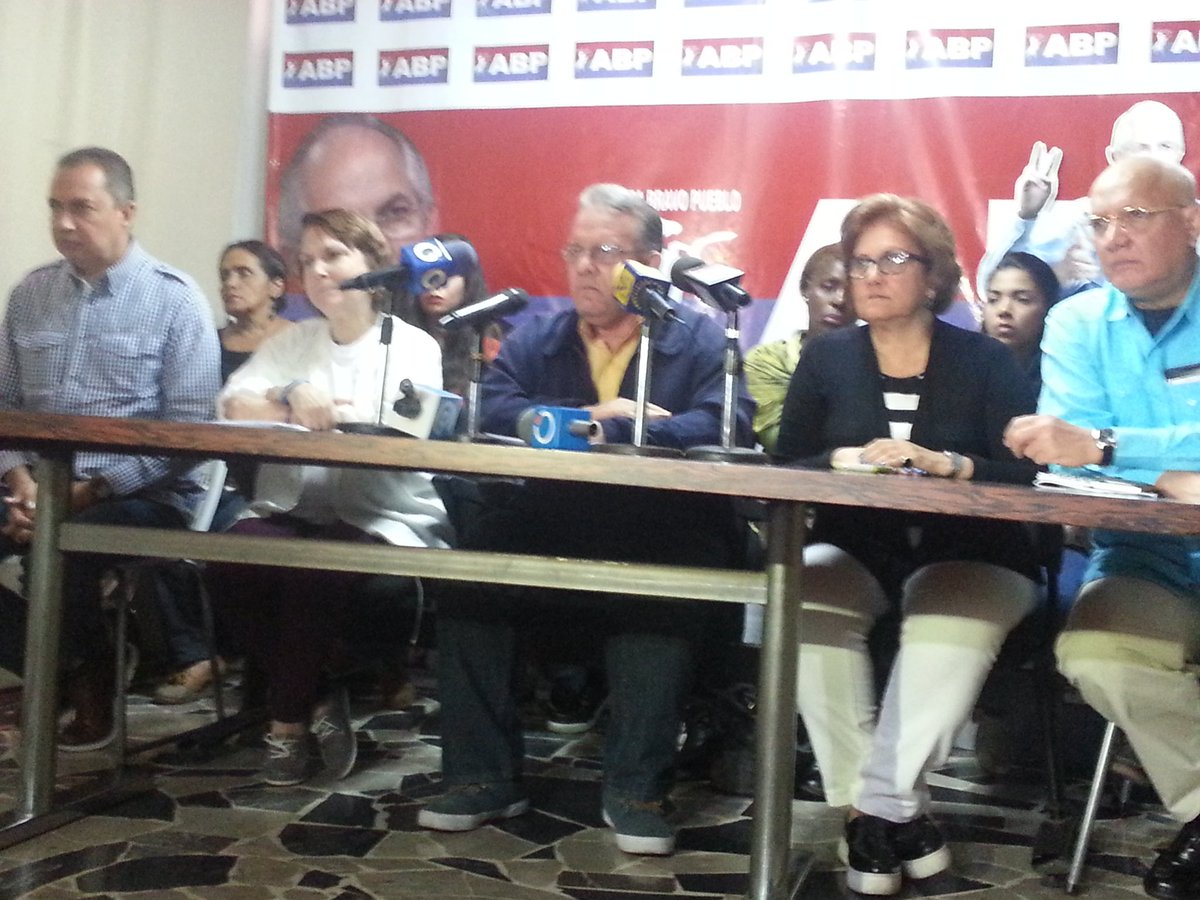 ABPVenezuela's tweet photo. #ABPFrenteAlDialogo El régimen se burló de las expectativas del Vaticano que imploraba al gobierno honrar su palabra #25Ene https://t.co/QZqhwuwDGT