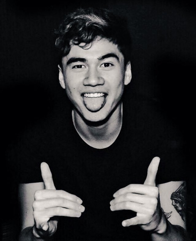 best calum pics tweet media