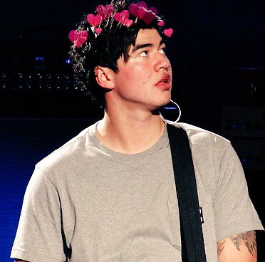 best calum pics tweet media