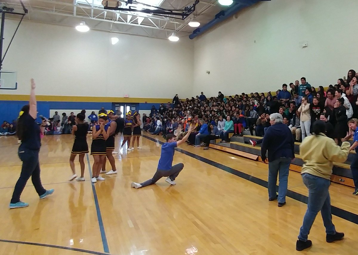 ckennedync's tweet photo. Winter sports pep rally fun! @SMS_Vikings #LDBMore #VikingItAndLikingIt https://t.co/lSqpmOuYCP