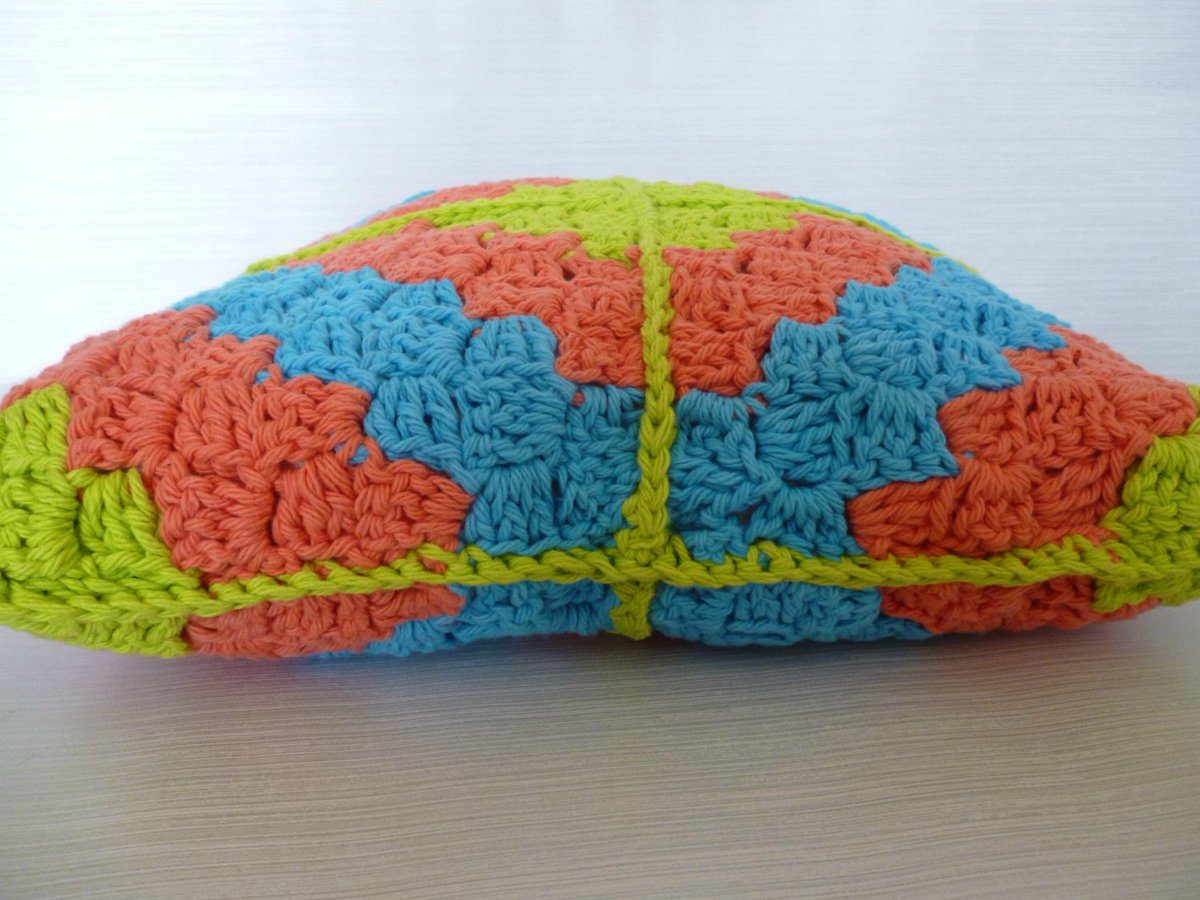 khaosandkismet's tweet photo. Crochet cushion, cotton cushion, pillow https://t.co/m71GAuJQcM #Crochet #ColorfulCushion https://t.co/wd4ibT349U