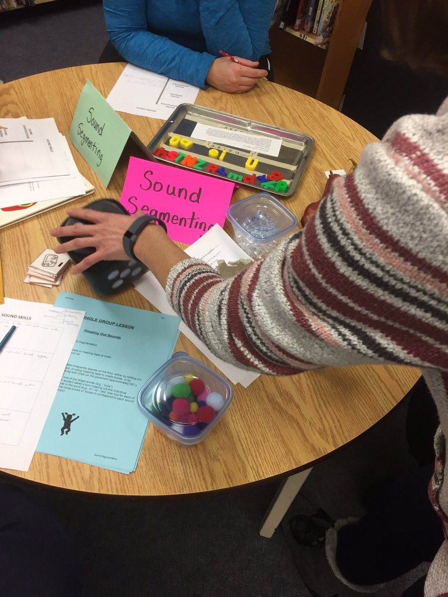 prps_ldsb's tweet image. Parents learning after school how to help their children with pre-reading skills @home. Thanks Ms. Hendricks & Ms. Rutherford! #readthecode
