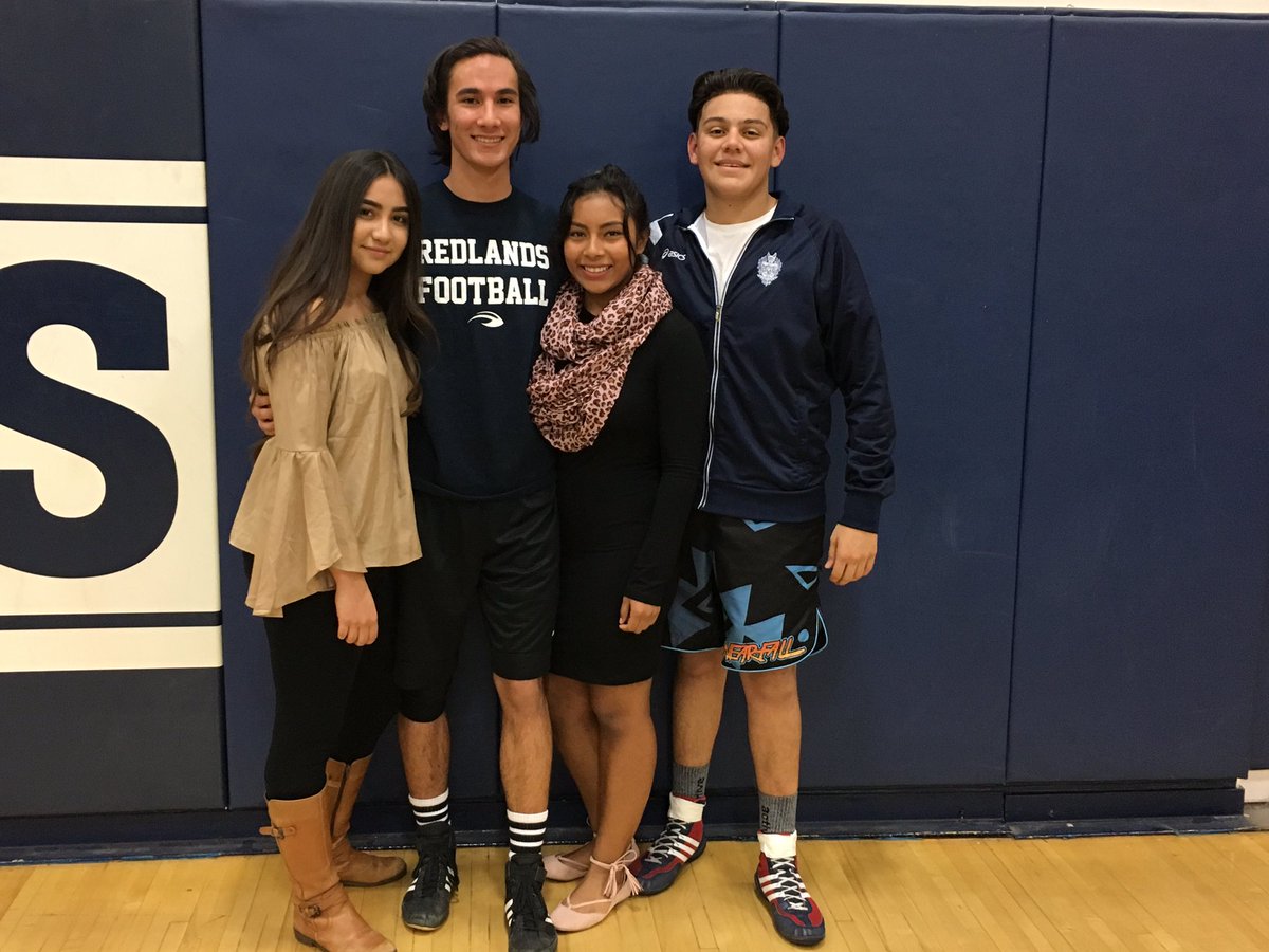 Senior night for the Wrestling Terriers!! Congrats to Alyssa Velasquez, Adam Grizzle, Minerva Alavez and Issac Negrete 🤼‍♂️🐶🤼‍♀️