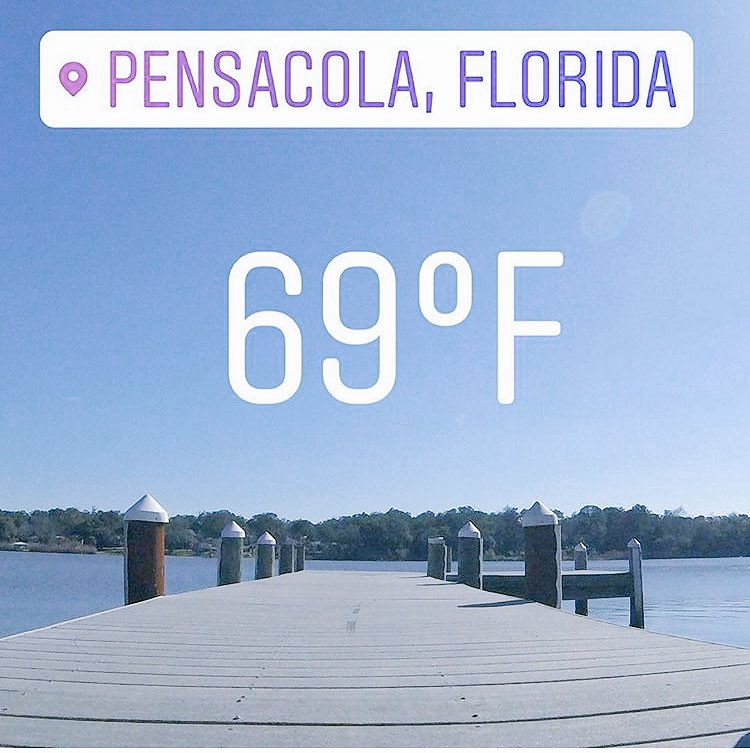 CrabsPensacola's tweet photo. We've got great numbers for you today. 69 degrees and $6 Crab Traps. Where are you? #checkinwithus https://t.co/ZCsP1ZVwGd