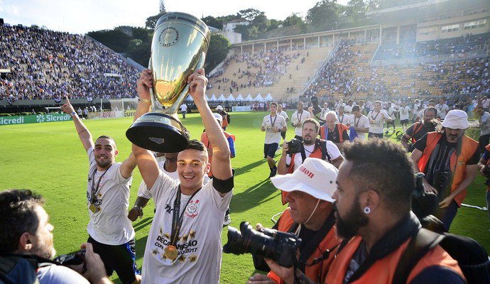 futebolfirma14's tweet photo. Timão vence no fim e garante décimo título da Copinha!
Confira: https://t.co/fpWWhJXDRn
#CopaSP2017 https://t.co/gszw8u6OEO