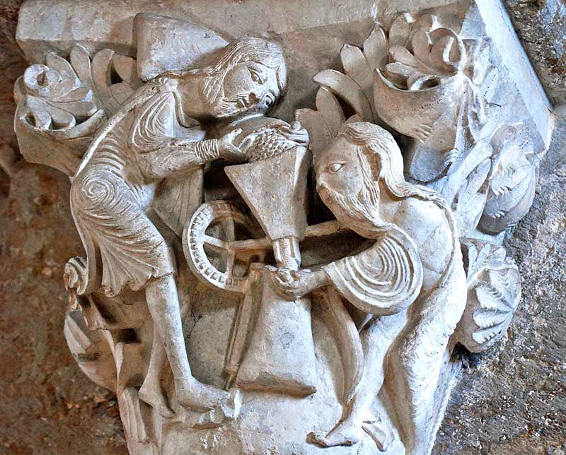 DrSueOosthuizen's tweet photo. #Throughtheireyes A #medieval #handmill in marvellous detail on #Romanesque capital at Ste Marie-Madeleine, Vézelay https://t.co/kkgl1SM6Lb https://t.co/2AUgCDtO7j