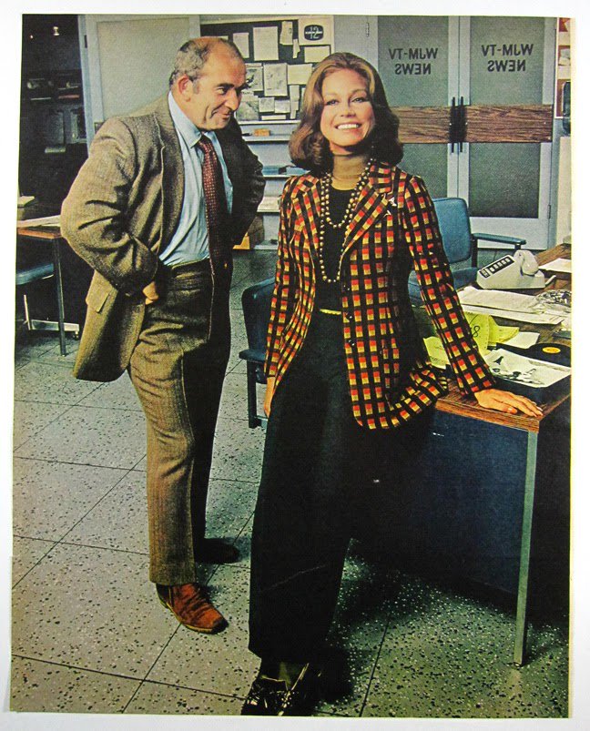 rightbrainjane's tweet photo. RIP #MaryTylerMoore. She was a talented trailblazer, an icon and made Minneapolis proud. https://t.co/WoICdkUR6o https://t.co/YSSuXe65BY