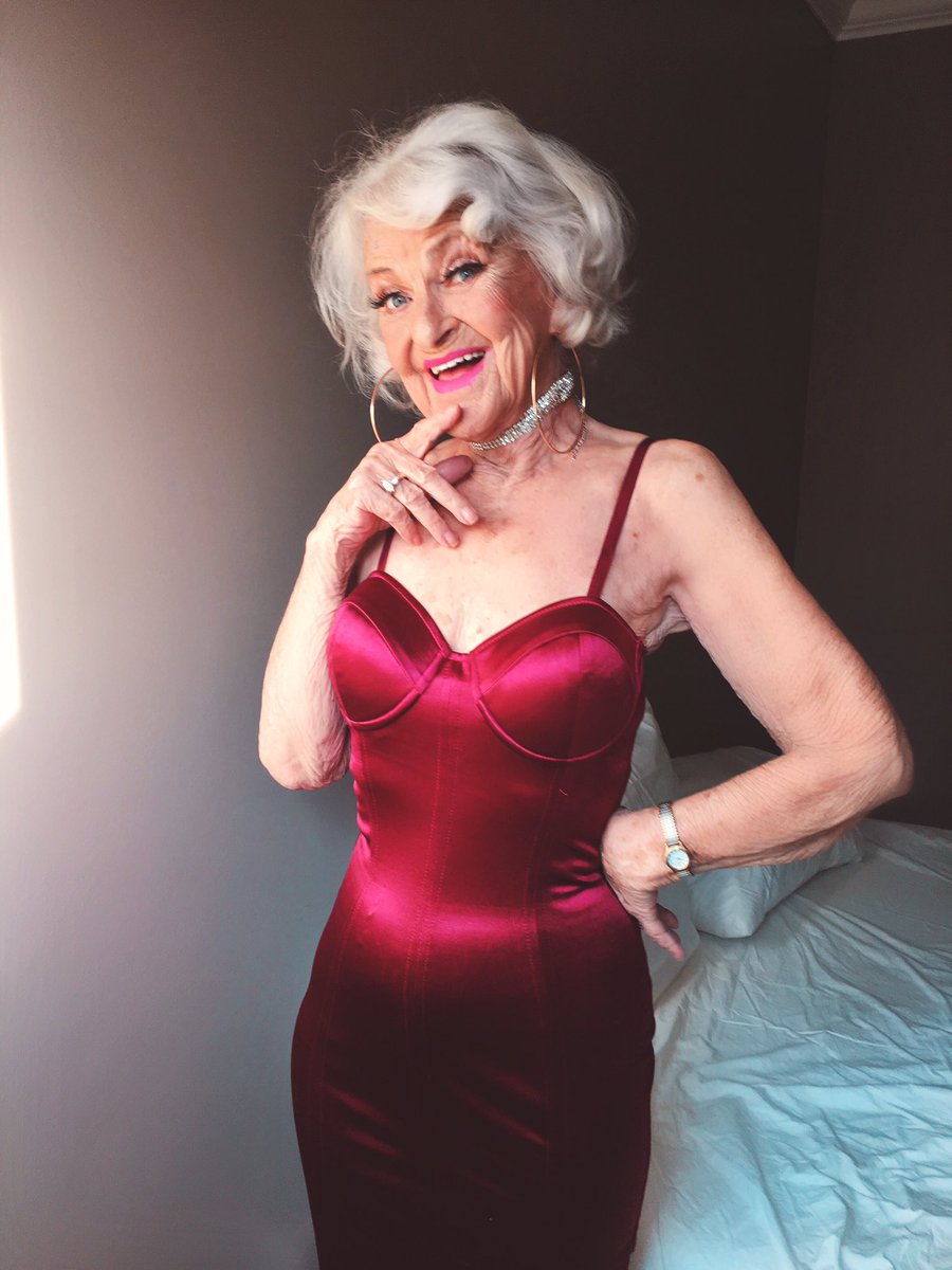 baddiewinkle's tweet photo. look @ me https://t.co/qfLCw0E3Jw
