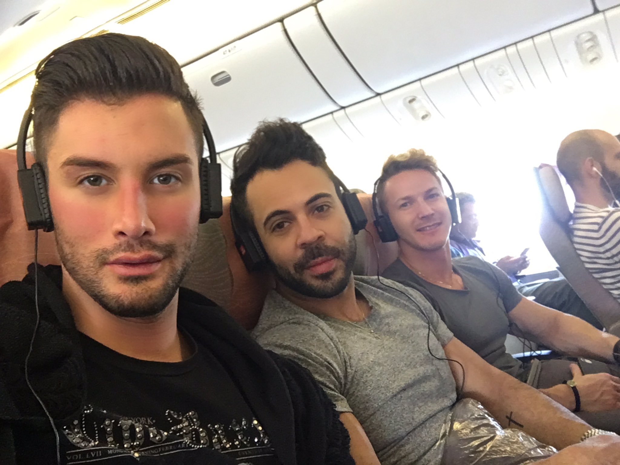 Andrea SuÁrez™ X ♦️ on Twitter "Dubai Barcelona with my sexy boys 😝…