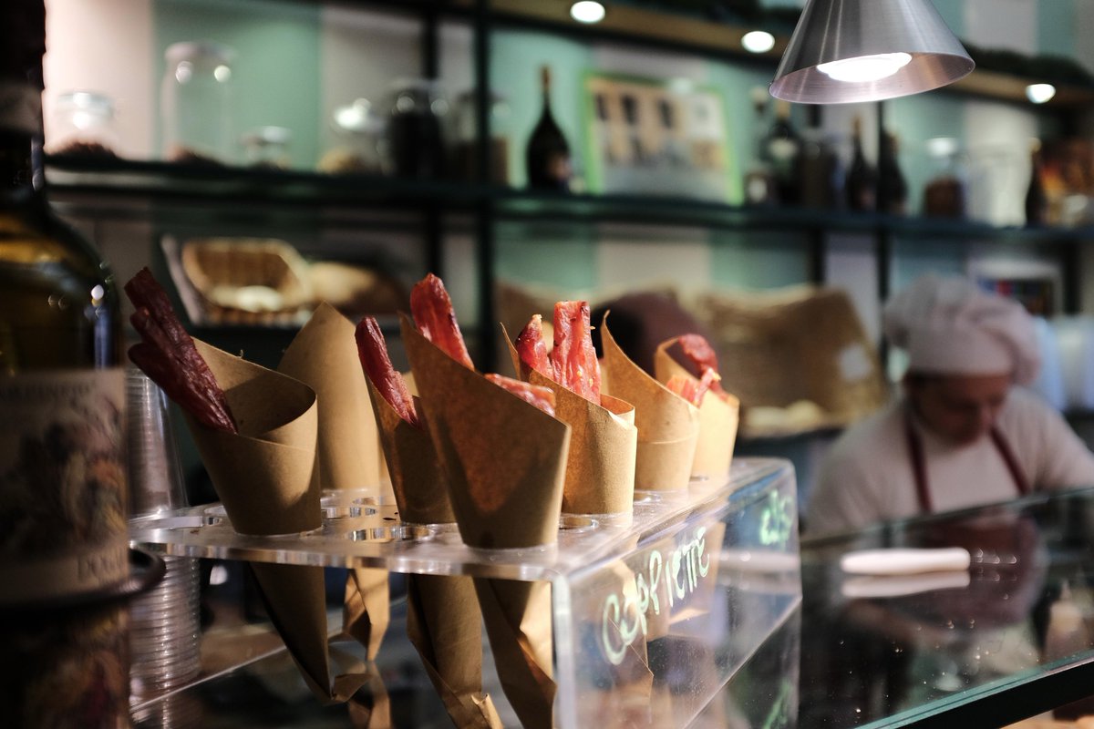 fotorabbani's tweet photo. Coppiette #fotorabbani #roma #Rome #FoodCity #Food #classichrome #fujifilm #x100t https://t.co/FVm5QdW1kl