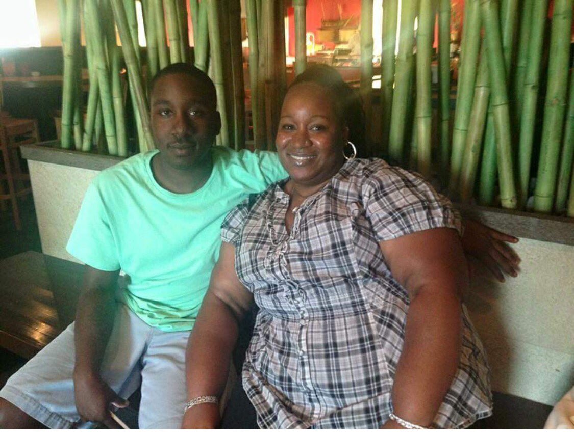 Sdot_Bradley5's tweet photo. Idc wat no one say im gon post this for E..SHES BACK WITH YOU BRO WATCH OVER YOUR FAMILY AN GIVE THEM STRENGTH 🙏🏽 RIP ERIK AND LATASHA GRANT https://t.co/GINpBeAU9L