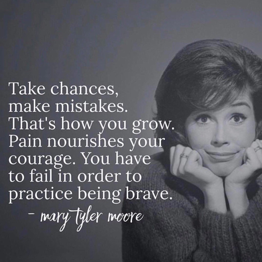 The_Real_IMAN's tweet photo. RIP Mary Tyler Moore #rip https://t.co/Tux3l7Nhlh