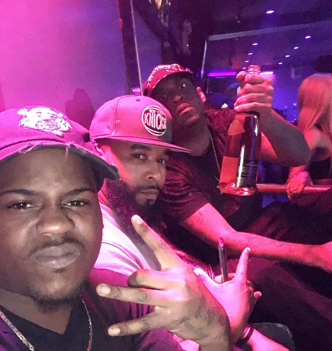 penth0use_P's tweet photo. Last night moves #Yp #TonyYayo #MyGuyGreezy #WorkDontStop #SouthSide #NYC #5Block https://t.co/Mx8hauHQBX