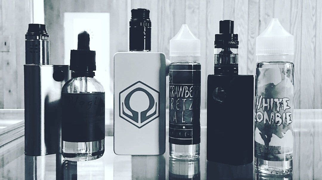 UISvapes's tweet photo. Employee #CounterCheck! #VapePorn #Vaping https://t.co/CMwcsyEqMX