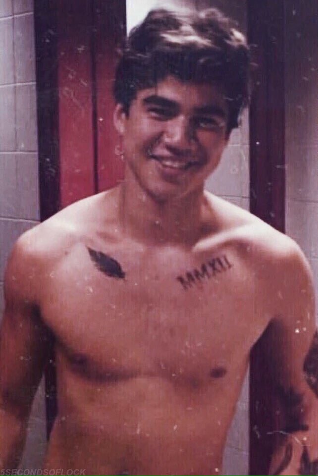 5sos_pollls's tweet photo. RT if Calum has made a positive impact in your life 💖😁 @Calum5SOS  #HappyBirthdayCalum https://t.co/FTTYF8lBKF