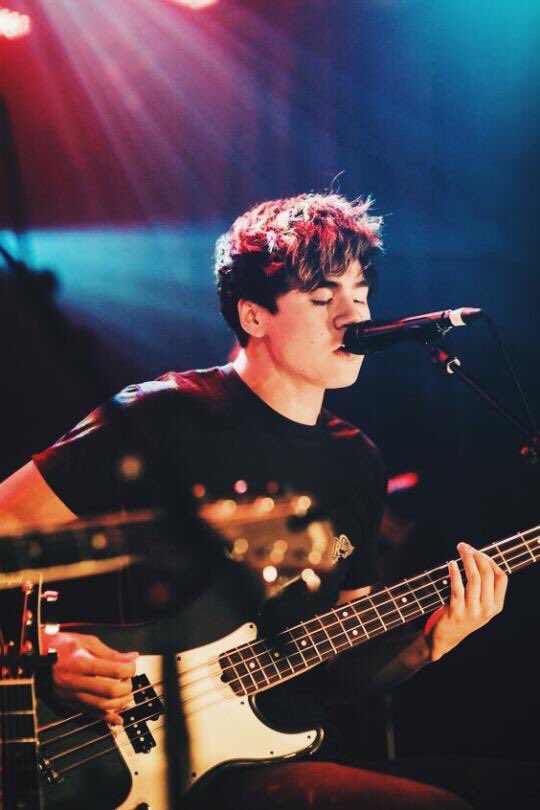 5sos_pollls's tweet photo. RT if Calum has made a positive impact in your life 💖😁 @Calum5SOS  #HappyBirthdayCalum https://t.co/FTTYF8lBKF